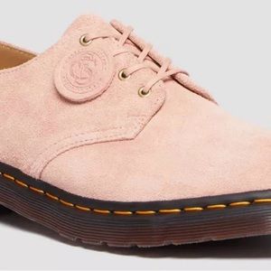 Dr Martens brand new, Peach Beige women’s shoes. Never worn .